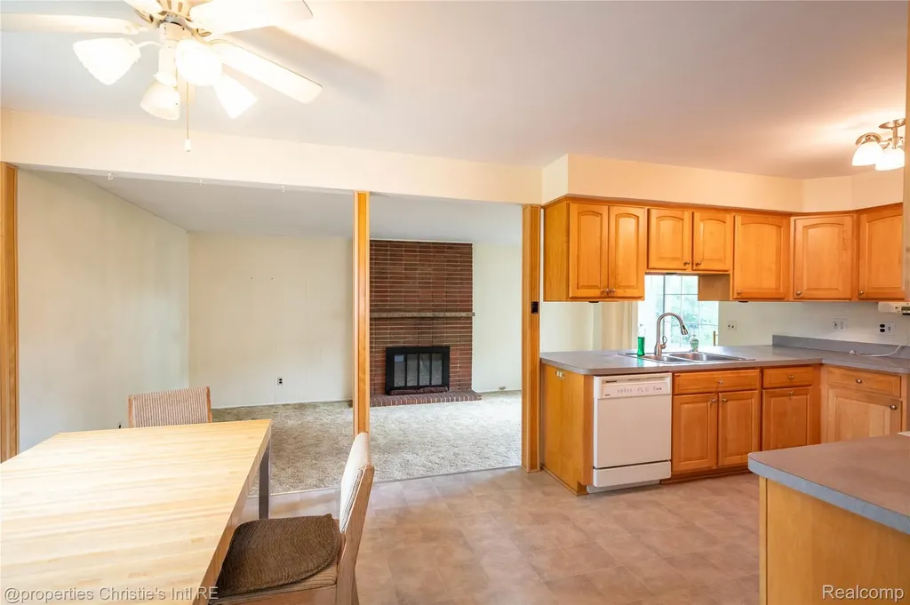 11675 Monsbrook Court Sterling Heights City MI 48312