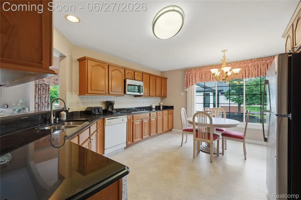 17223 Lake View Circle Northville Township MI 48168