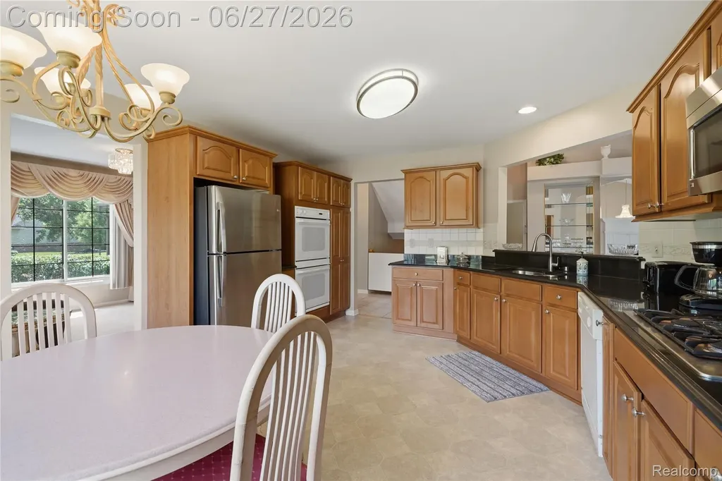 17223 Lake View Circle Northville Township MI 48168