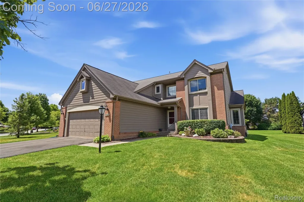 17223 Lake View Circle Northville Township MI 48168