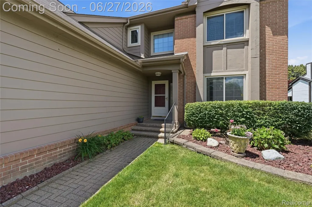 17223 Lake View Circle Northville Township MI 48168