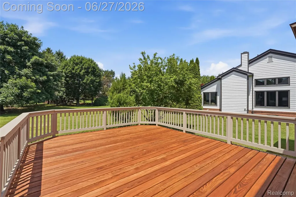17223 Lake View Circle Northville Township MI 48168