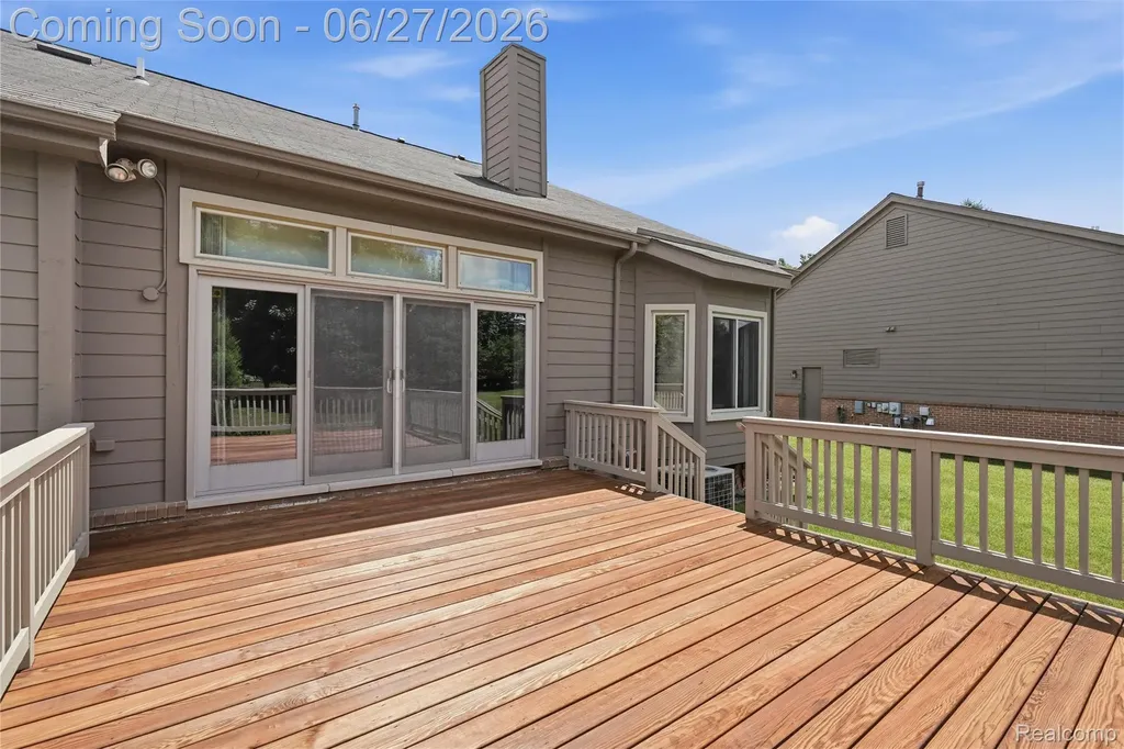 17223 Lake View Circle Northville Township MI 48168