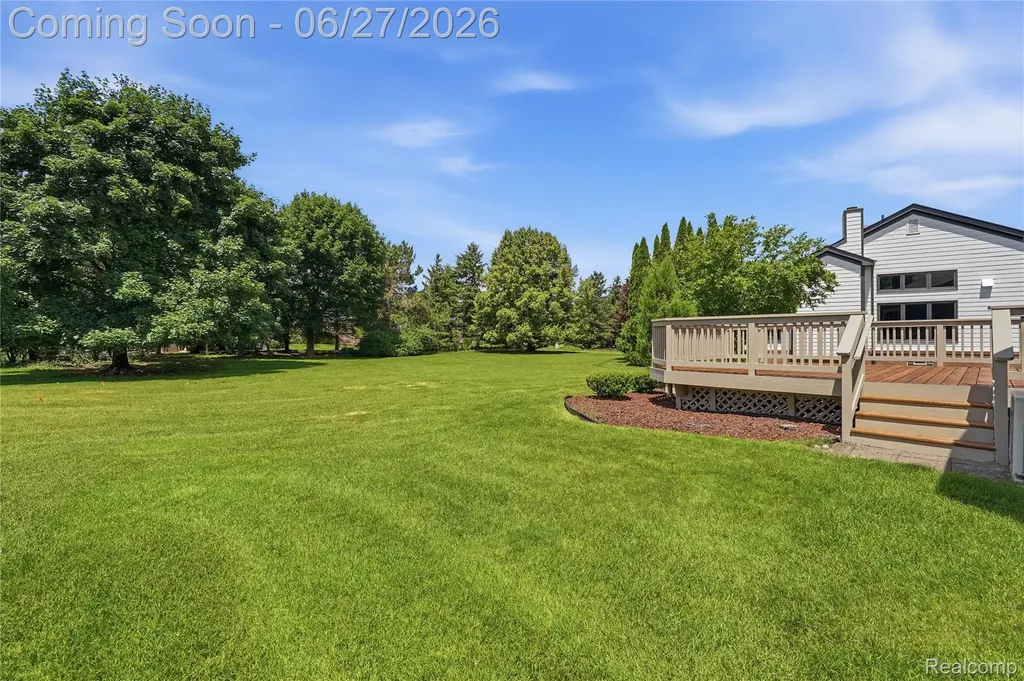 17223 Lake View Circle Northville Township MI 48168