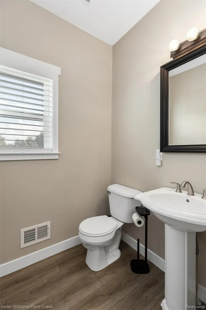 6097 Summerbrooke Circle Handy Township MI 48836