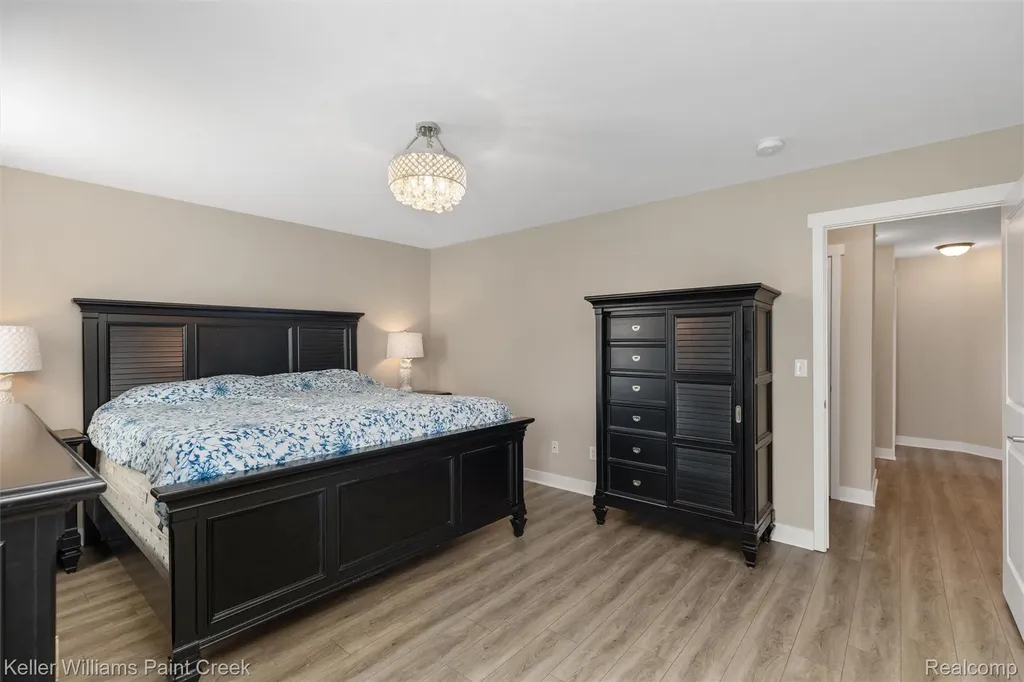 6097 Summerbrooke Circle Handy Township MI 48836