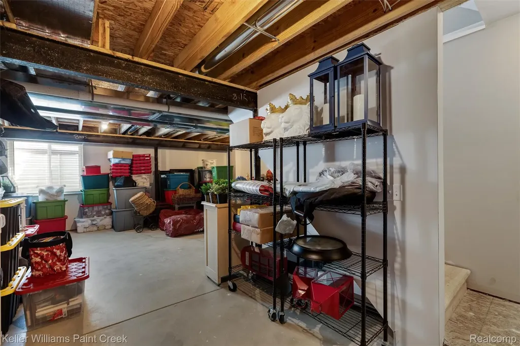 6097 Summerbrooke Circle Handy Township MI 48836