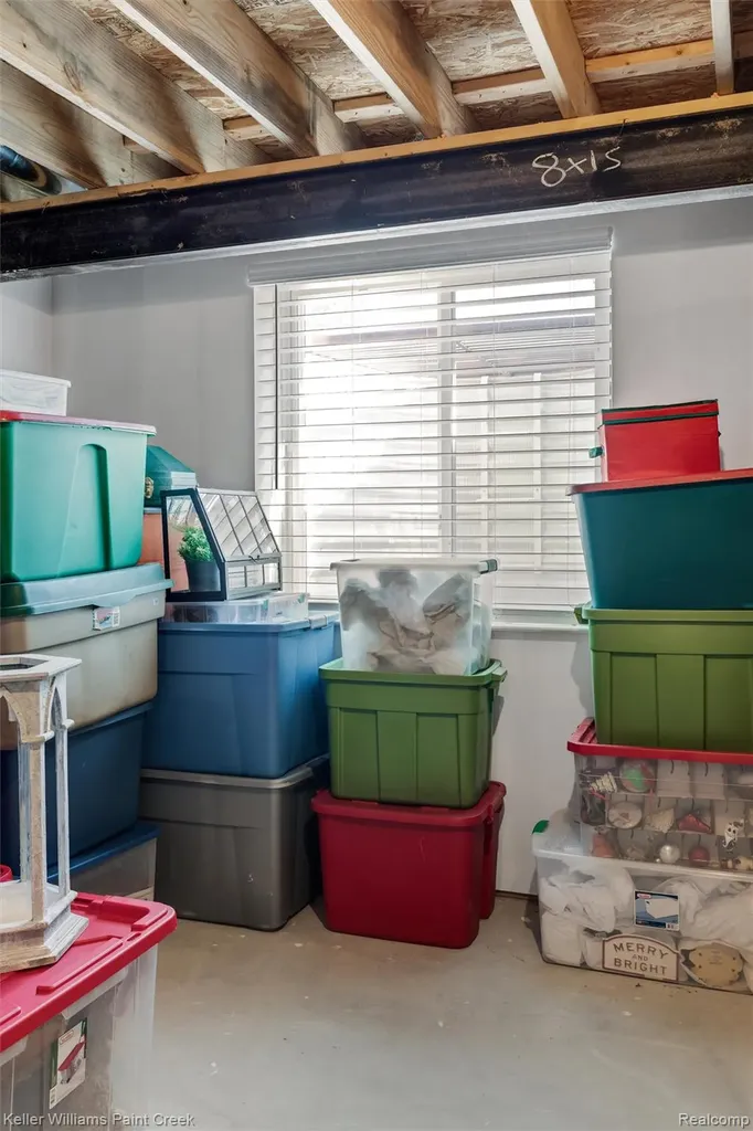 6097 Summerbrooke Circle Handy Township MI 48836