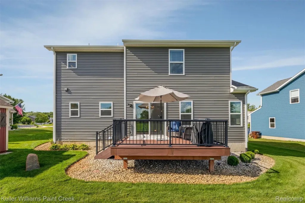 6097 Summerbrooke Circle Handy Township MI 48836