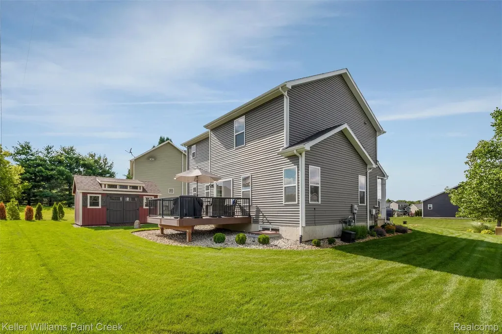 6097 Summerbrooke Circle Handy Township MI 48836