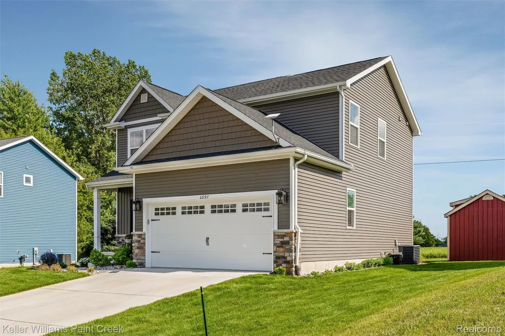 6097 Summerbrooke Circle Handy Township MI 48836