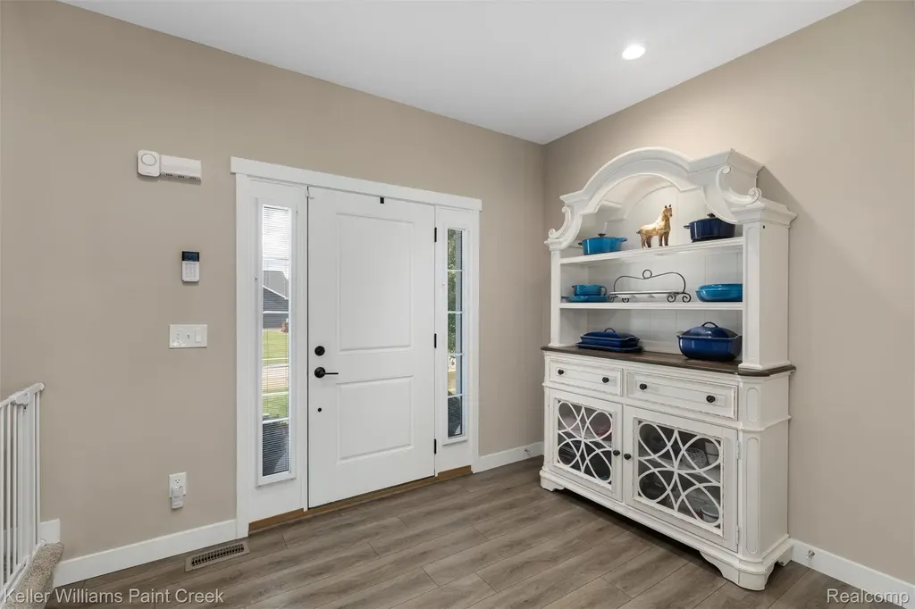 6097 Summerbrooke Circle Handy Township MI 48836