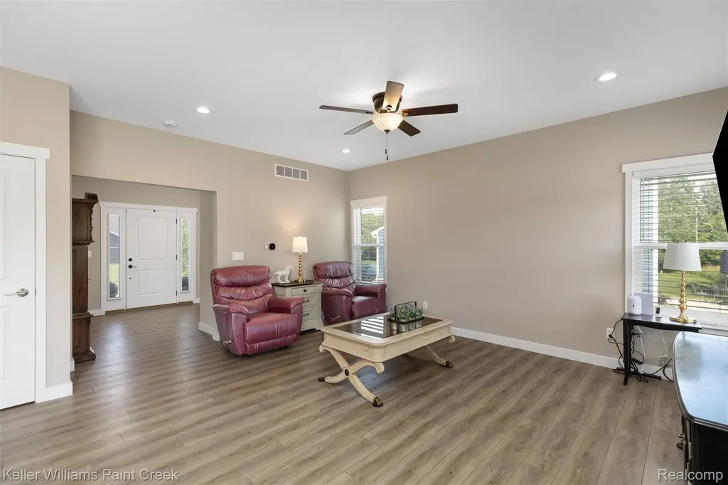 6097 Summerbrooke Circle Handy Township MI 48836