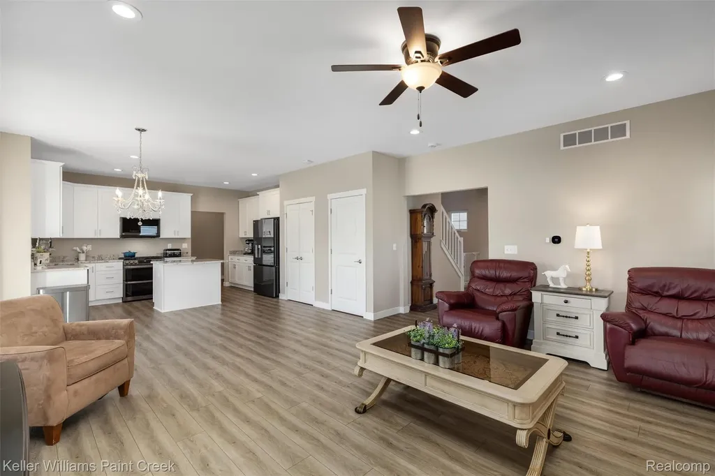 6097 Summerbrooke Circle Handy Township MI 48836