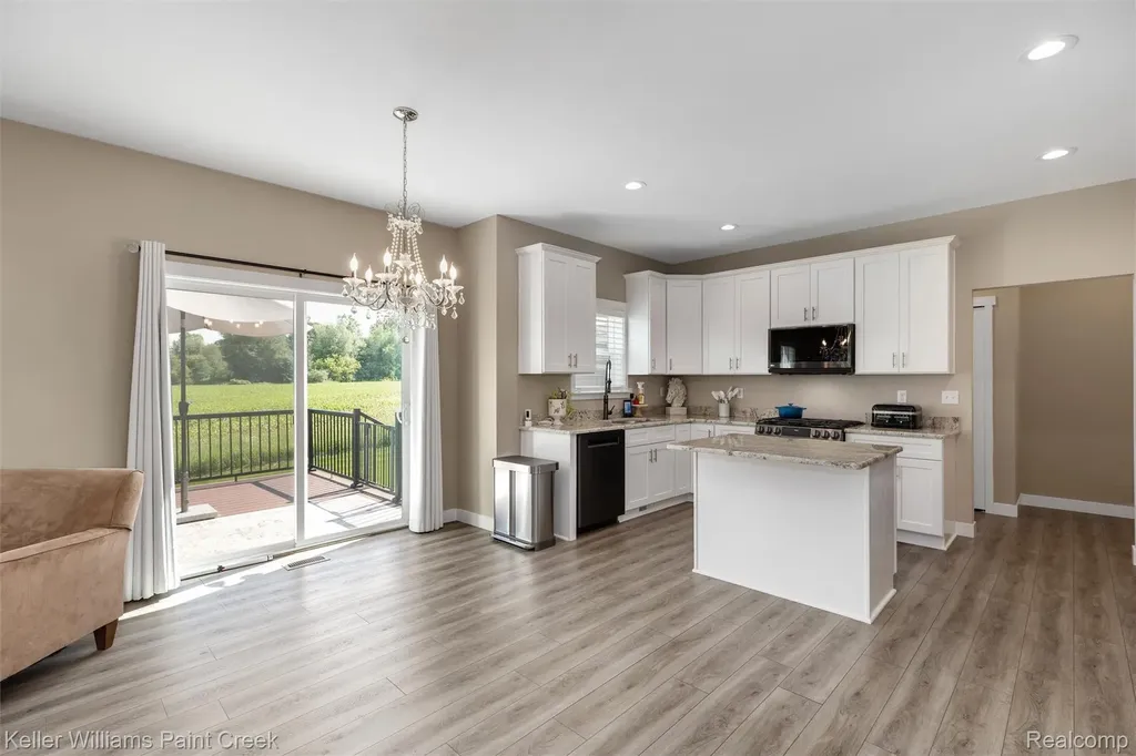 6097 Summerbrooke Circle Handy Township MI 48836