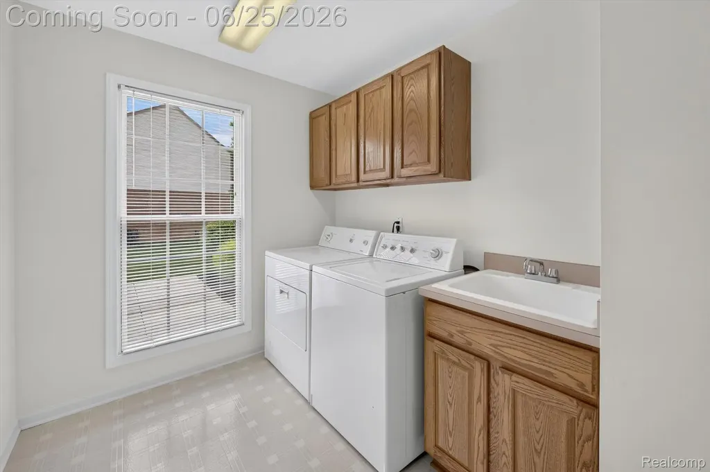 558 Sylvan Drive Canton Charter Township MI 48188
