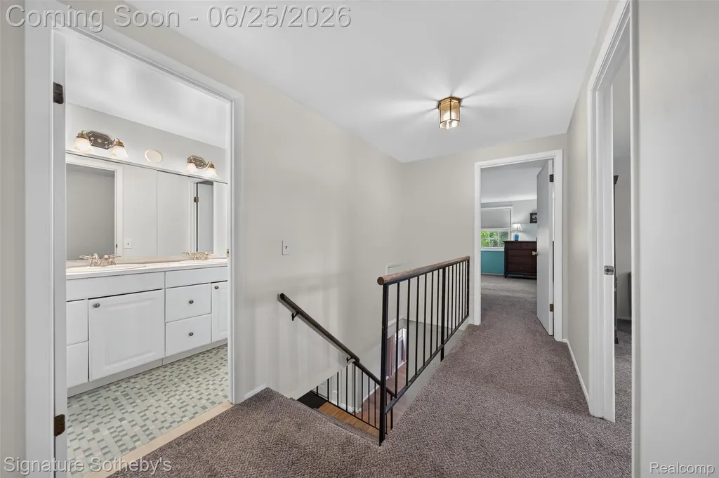 4672 Argyle Drive Troy City MI 48085
