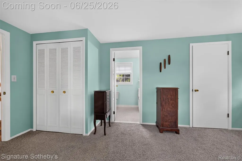4672 Argyle Drive Troy City MI 48085