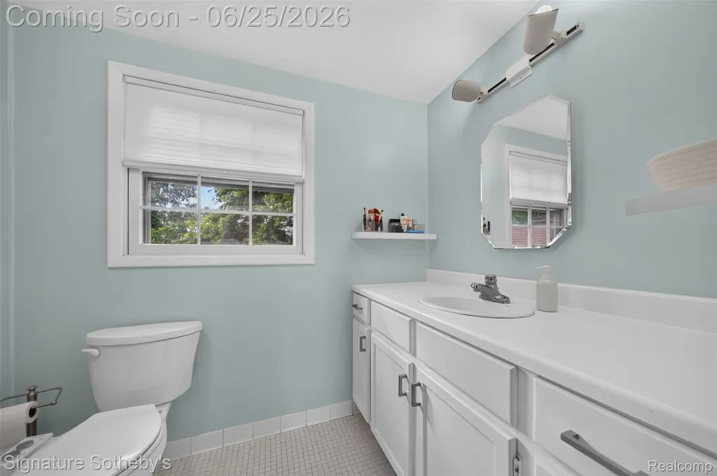 4672 Argyle Drive Troy City MI 48085