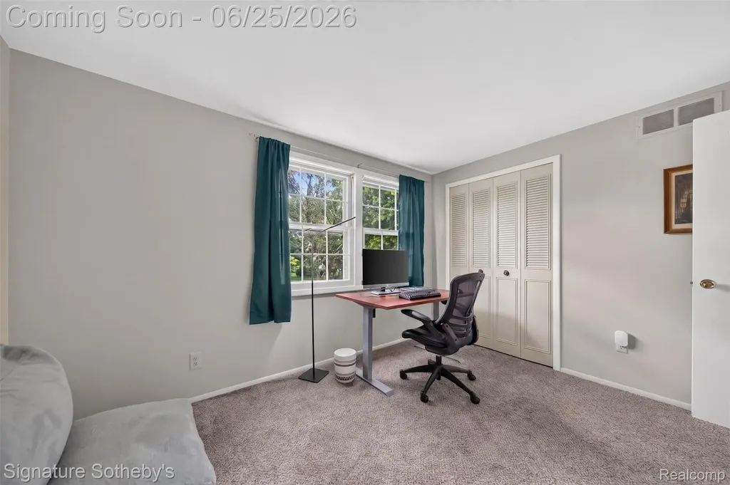 4672 Argyle Drive Troy City MI 48085