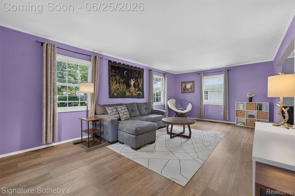 4672 Argyle Drive Troy City MI 48085