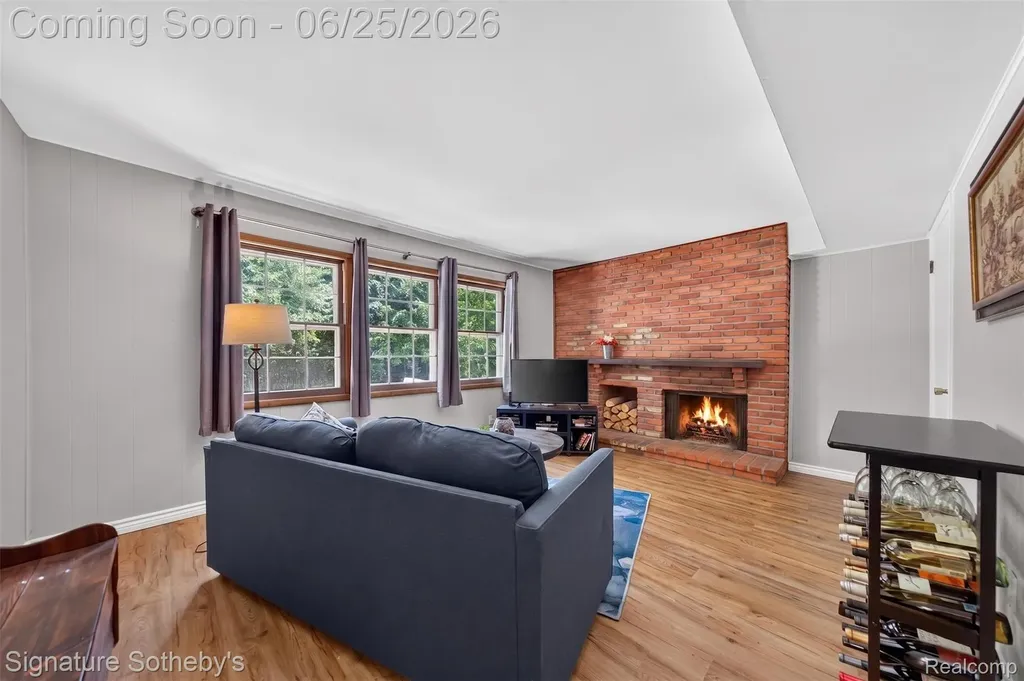 4672 Argyle Drive Troy City MI 48085