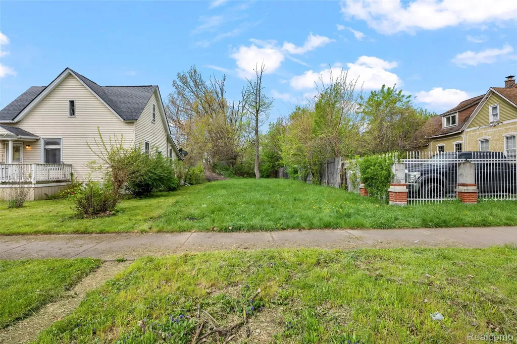 2105 25th Street Detroit City MI 48216