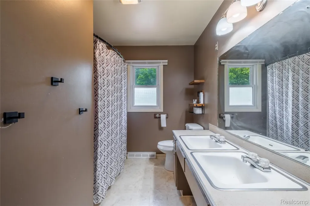 6395 Tanglewood Lane Grand Blanc Charter Township MI 48439