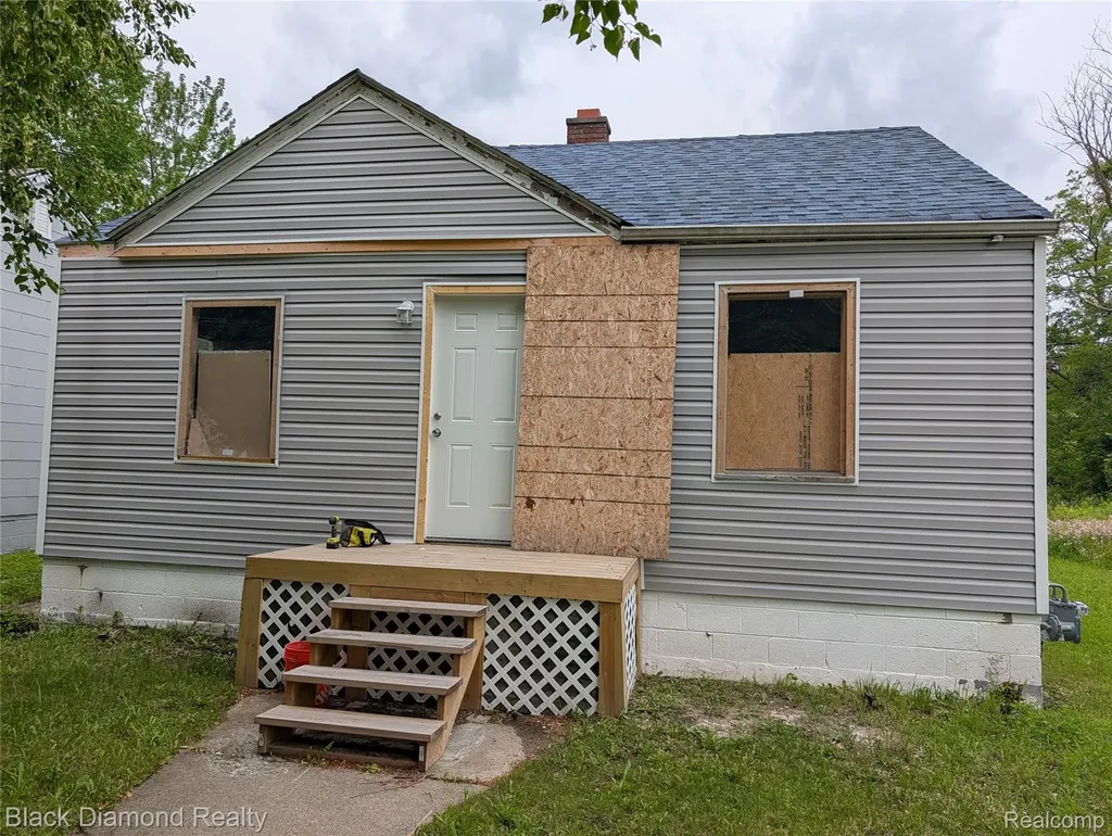 19957 Annott Street Detroit City MI 48205