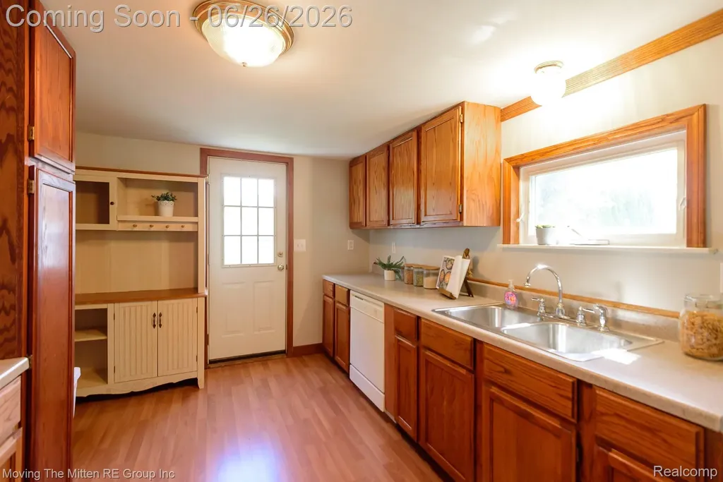 30 Wexford Avenue Belleville City MI 48111
