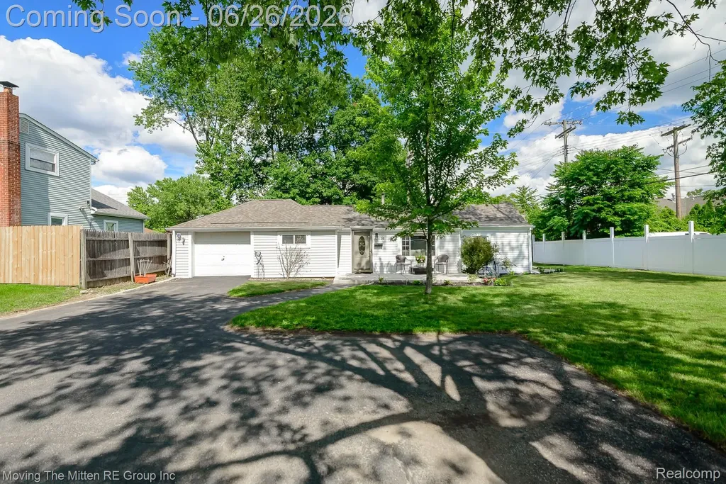 30 Wexford Avenue Belleville City MI 48111