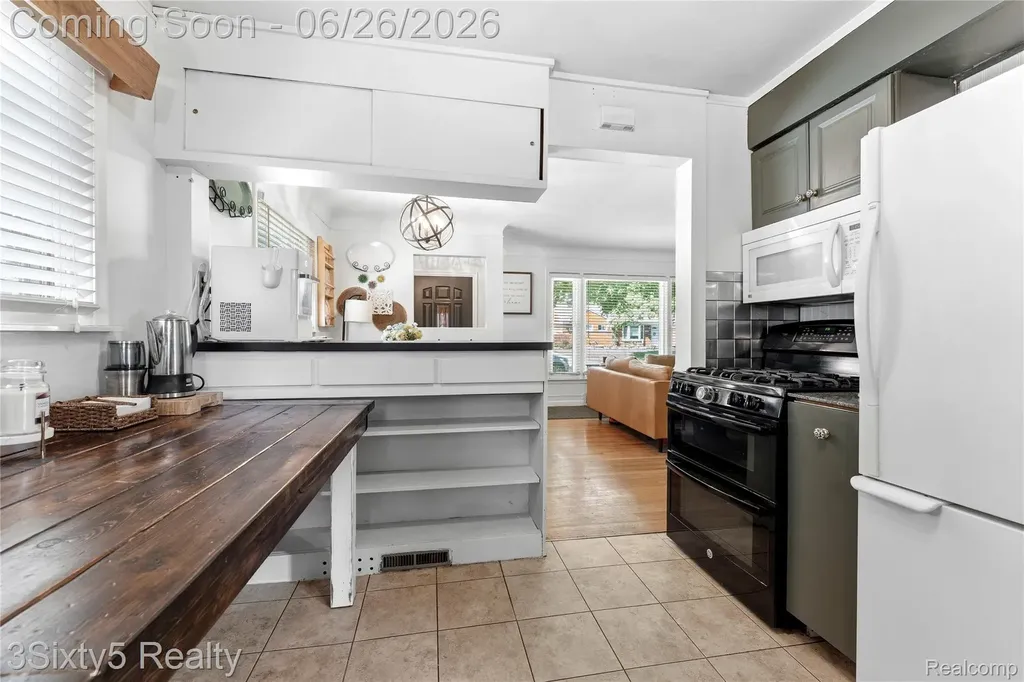 28717 Westfield Street Livonia City MI 48150