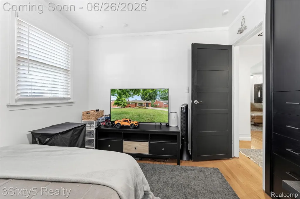 28717 Westfield Street Livonia City MI 48150