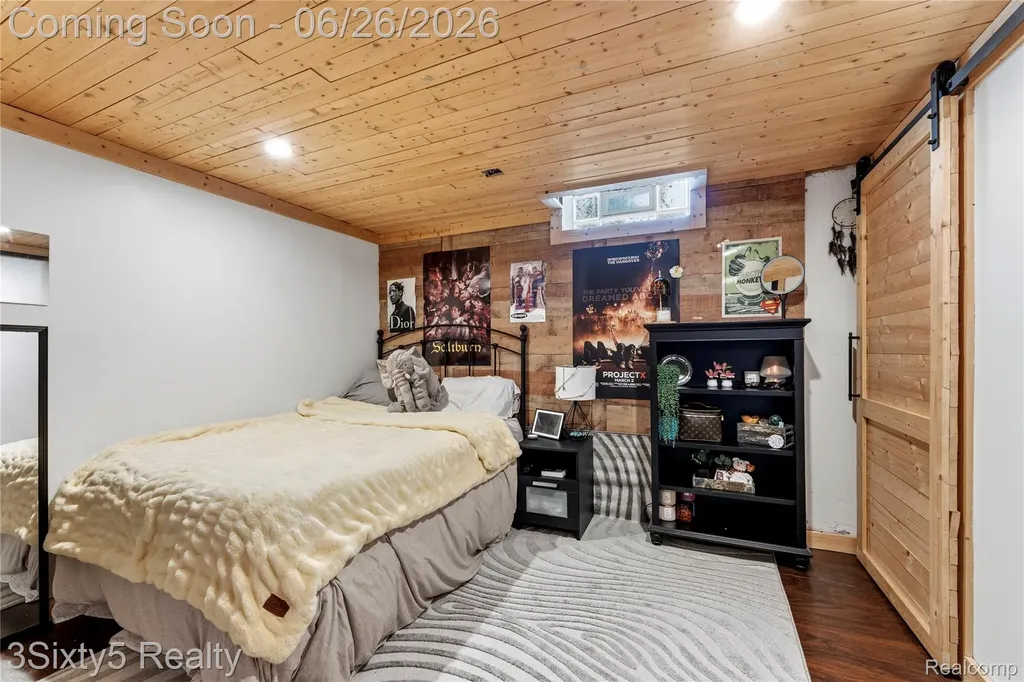 28717 Westfield Street Livonia City MI 48150