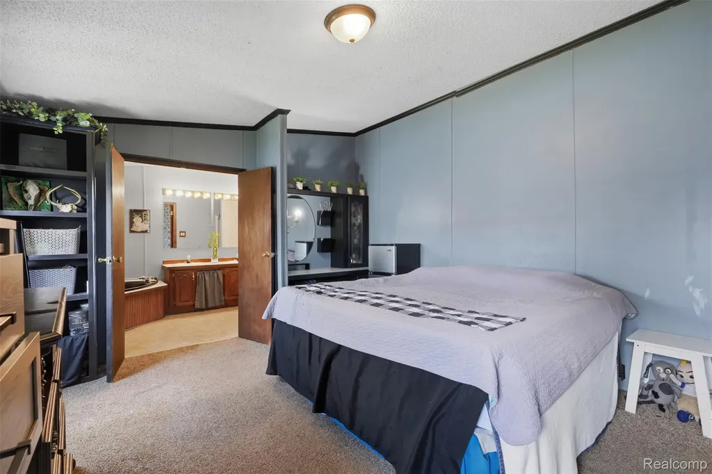 28725 Parkview Flat Rock City MI 48134