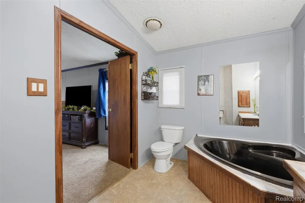 28725 Parkview Flat Rock City MI 48134