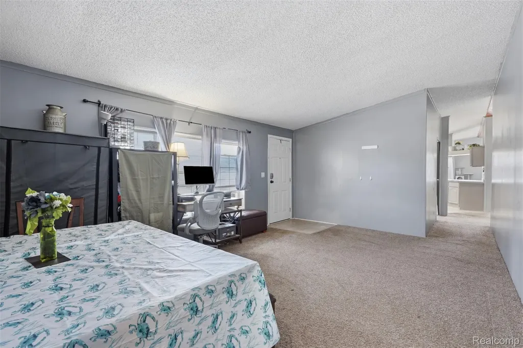 28725 Parkview Flat Rock City MI 48134