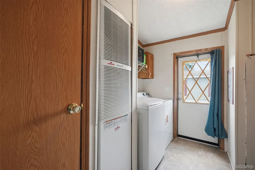 28725 Parkview Flat Rock City MI 48134