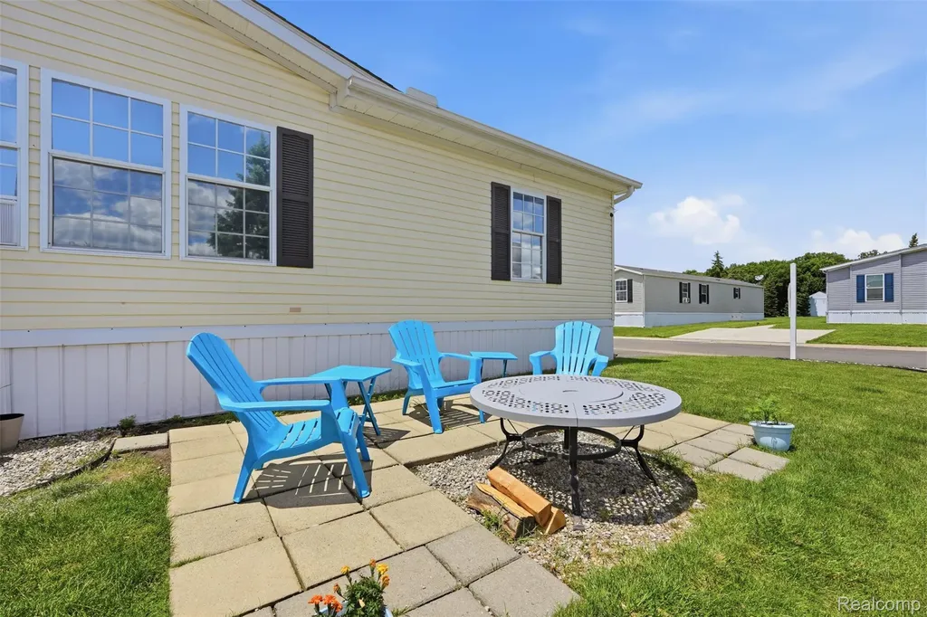28725 Parkview Flat Rock City MI 48134