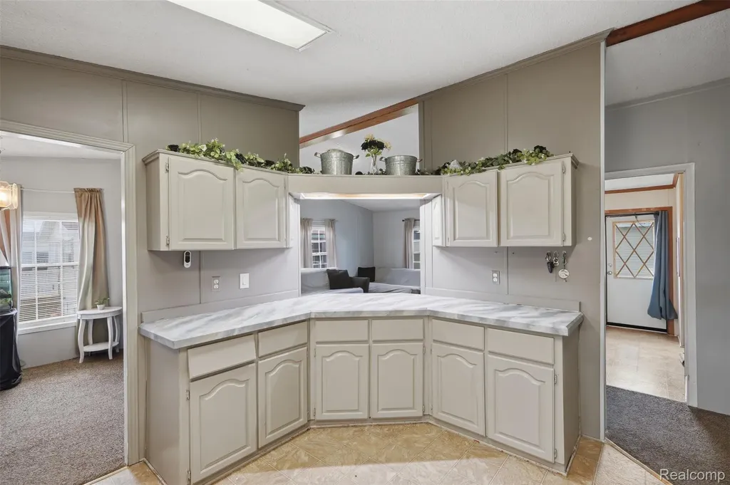 28725 Parkview Flat Rock City MI 48134
