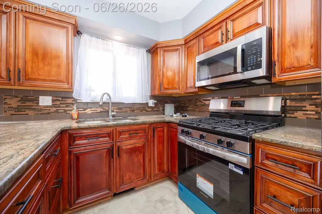 15724 Leader Street Taylor City MI 48180