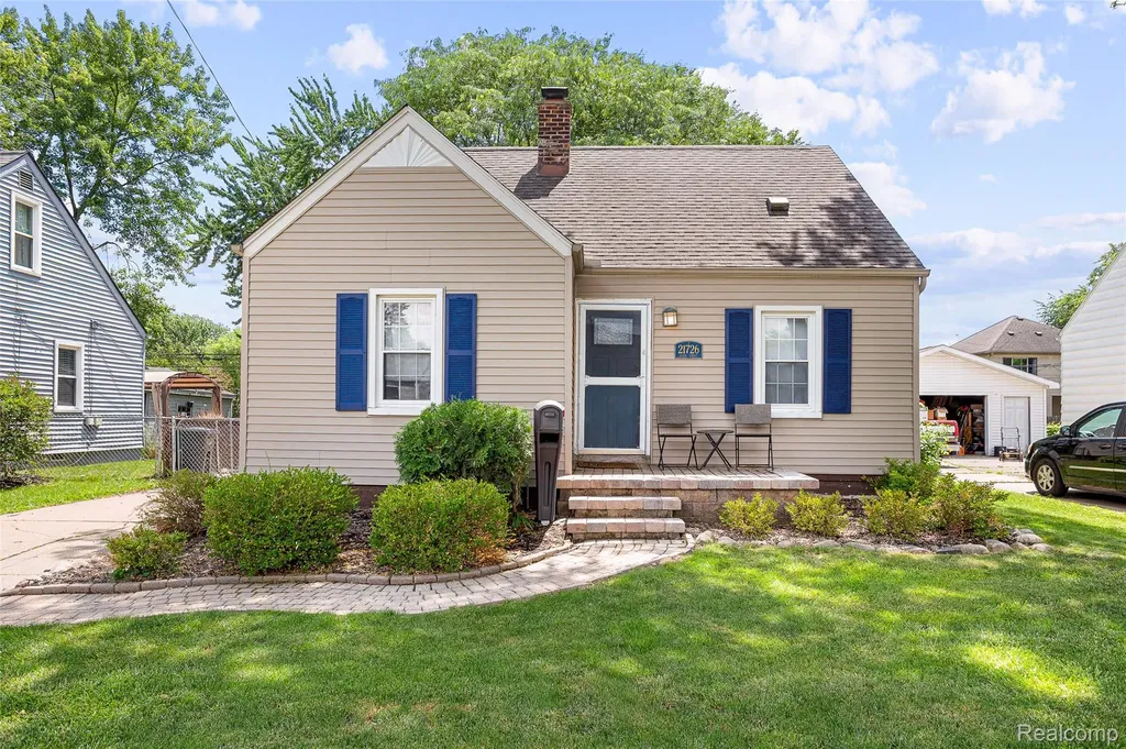 21726 Alger Street St. Clair Shores City MI 48080