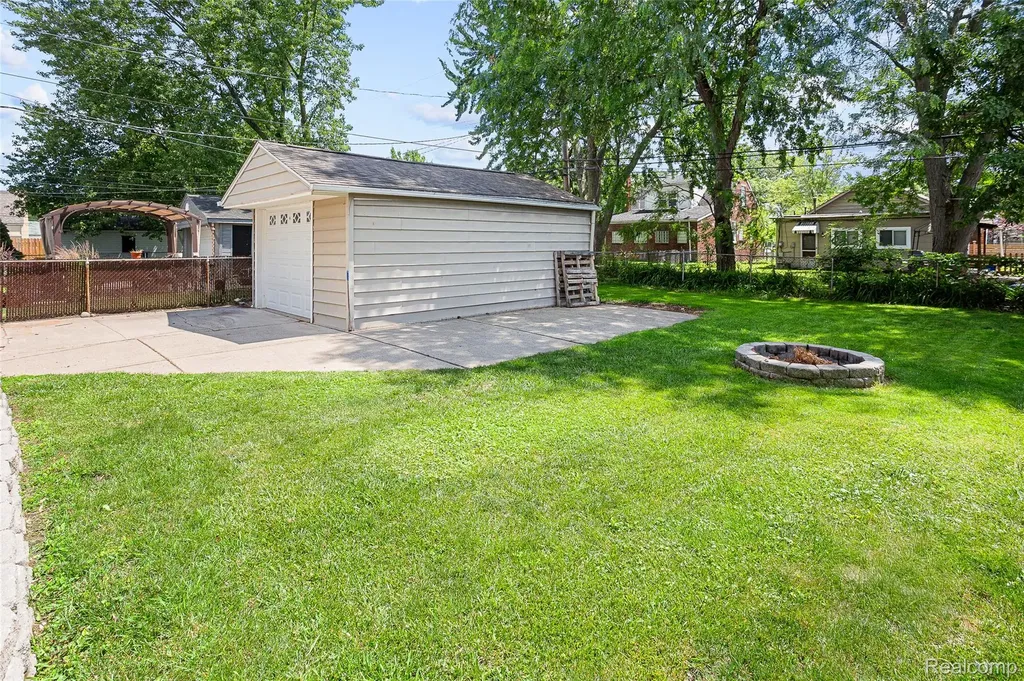 21726 Alger Street St. Clair Shores City MI 48080