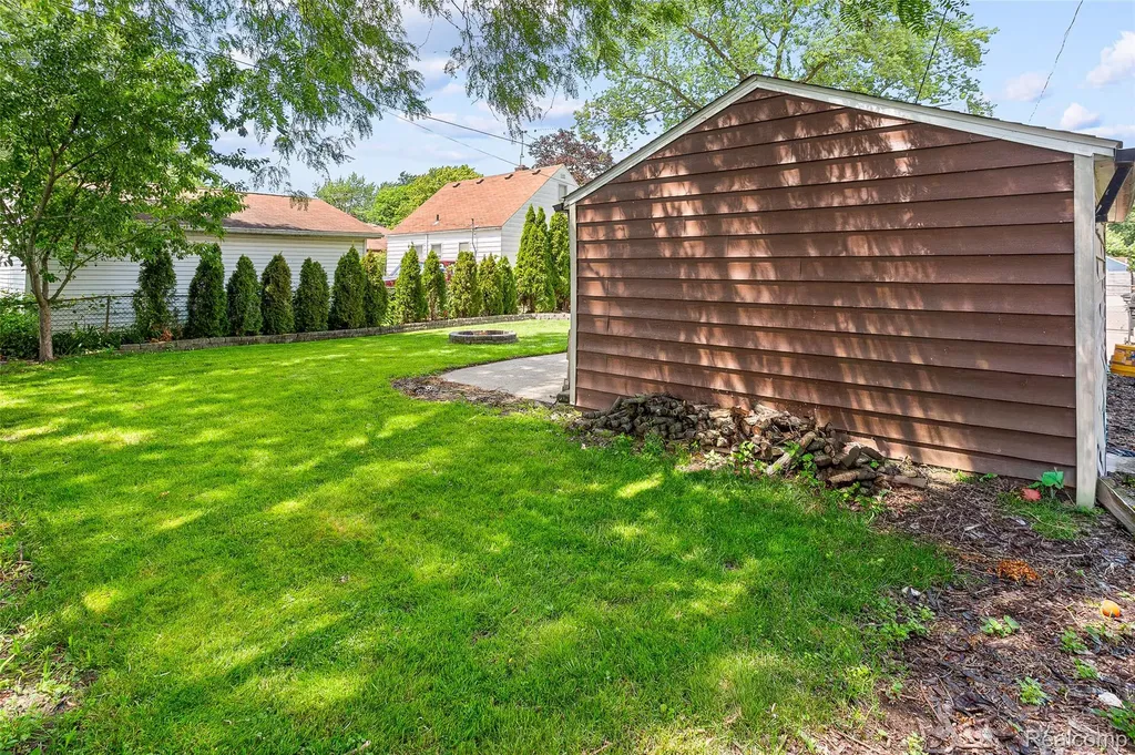 21726 Alger Street St. Clair Shores City MI 48080