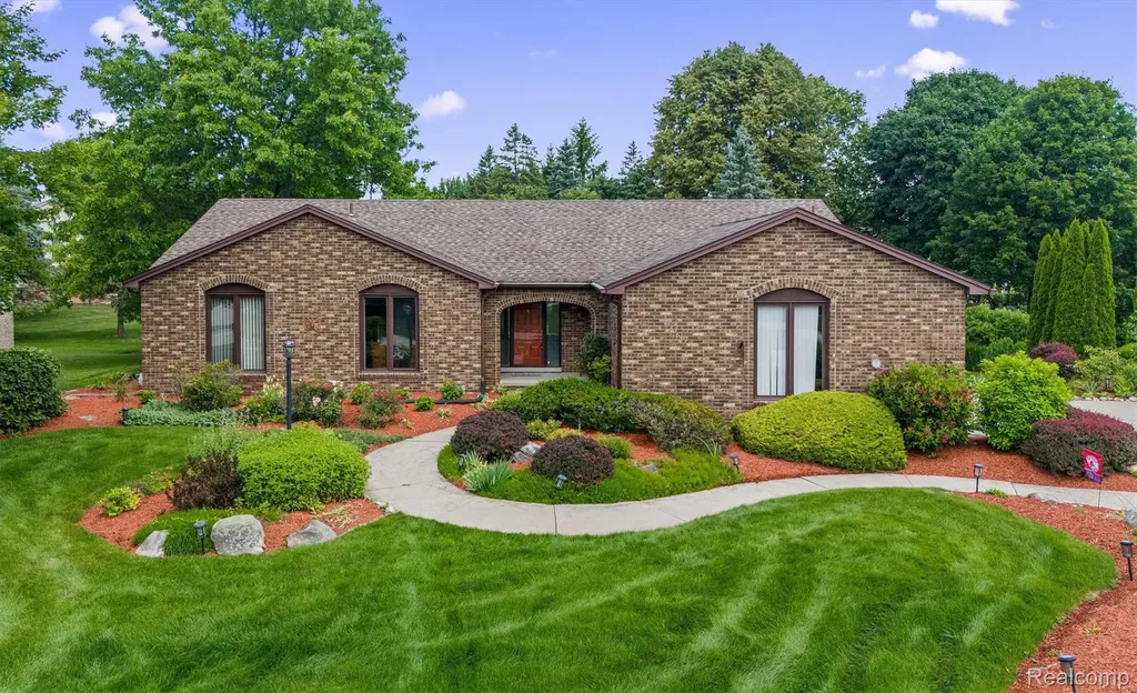 3436 Wedgewood Drive Rochester Hills City MI 48306