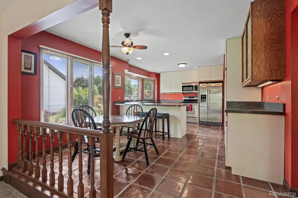 3436 Wedgewood Drive Rochester Hills City MI 48306