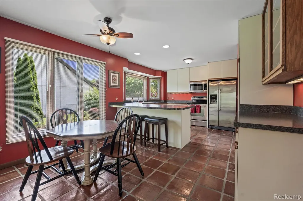 3436 Wedgewood Drive Rochester Hills City MI 48306