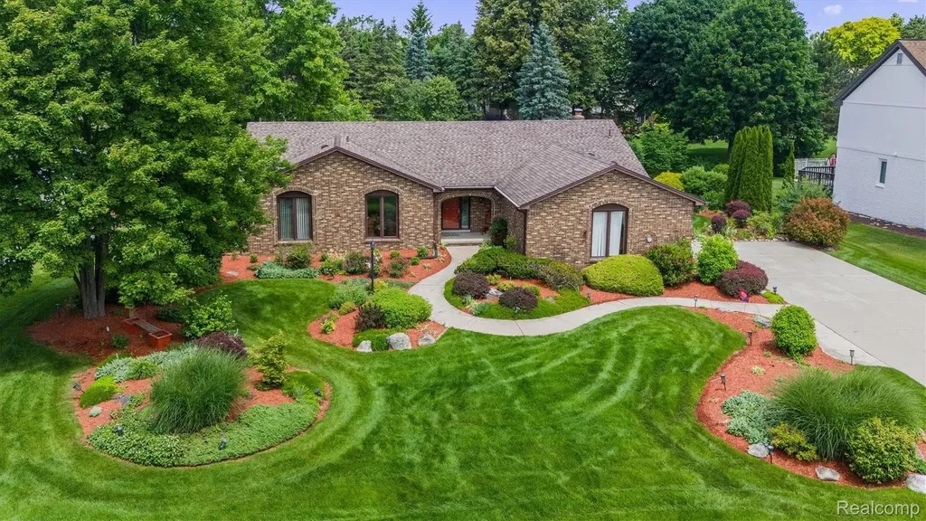 3436 Wedgewood Drive Rochester Hills City MI 48306