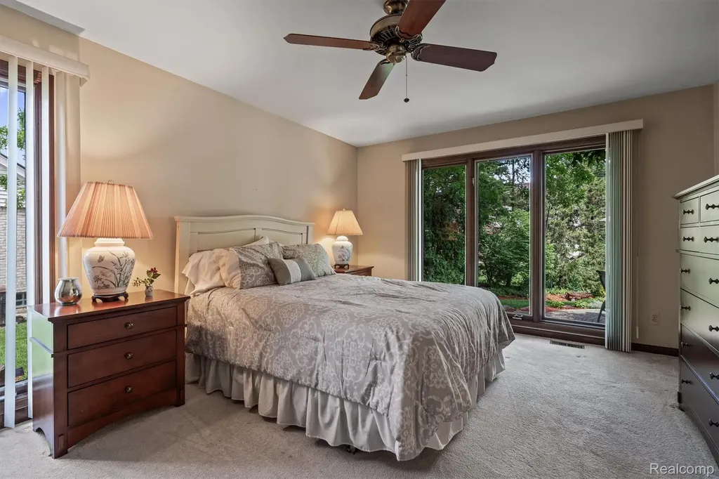 3436 Wedgewood Drive Rochester Hills City MI 48306