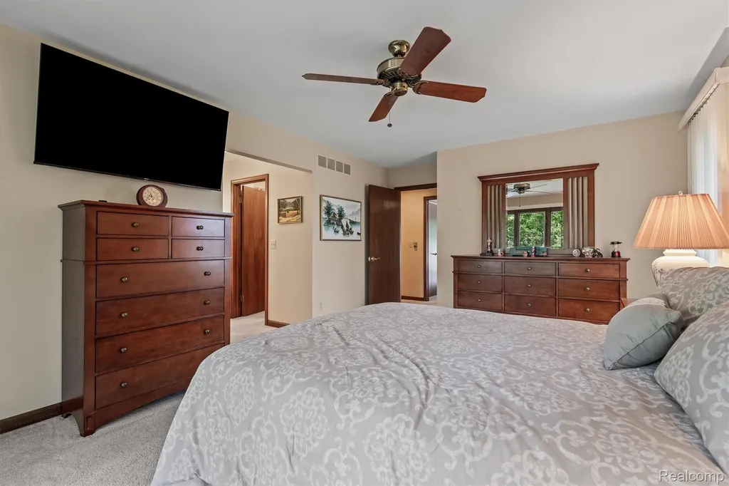 3436 Wedgewood Drive Rochester Hills City MI 48306